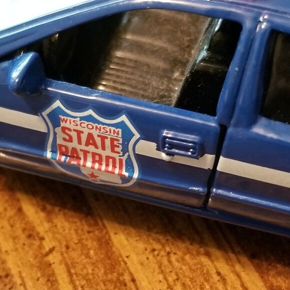 Wisconsin State Police Road Champs die cast police car 1:43 scale - Picture 8 of 11
